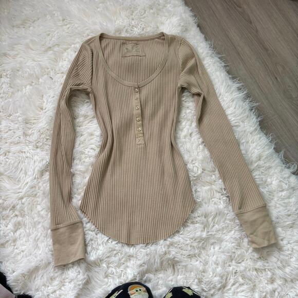 Aerie Essential Henley Layering T-Shirt Beige • Size XS (Sold Out) - Picture 1 of 3